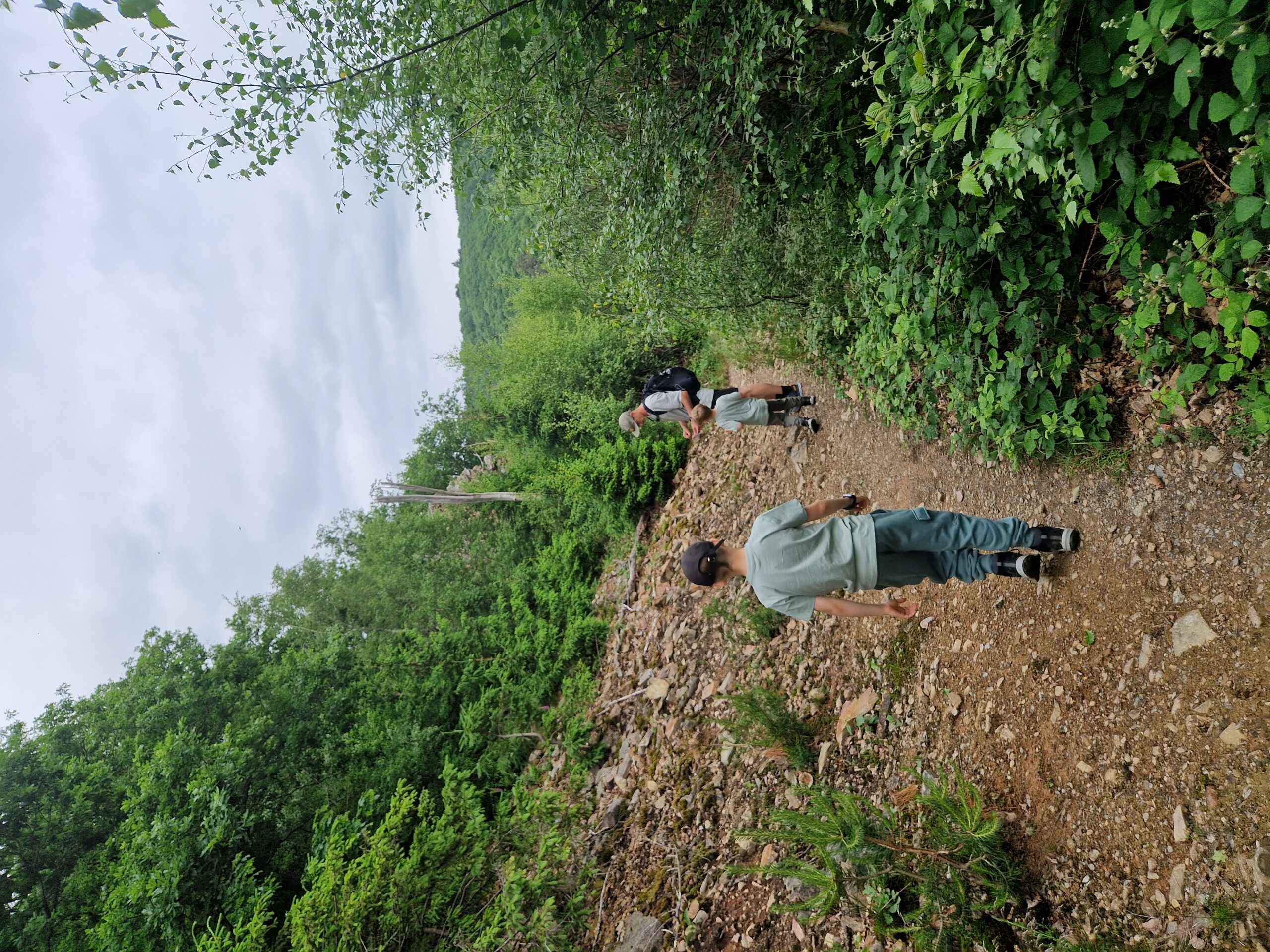 Ninglinspo hike met kinderen - vader met twee kinderen op pad